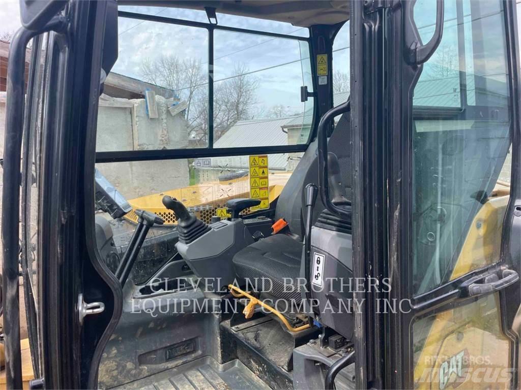 CAT 306 T حفارات زحافة