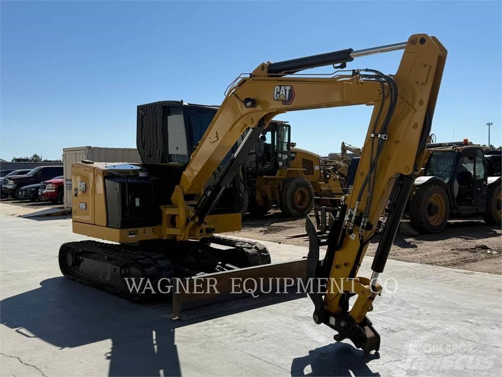 CAT 306 THB حفارات زحافة