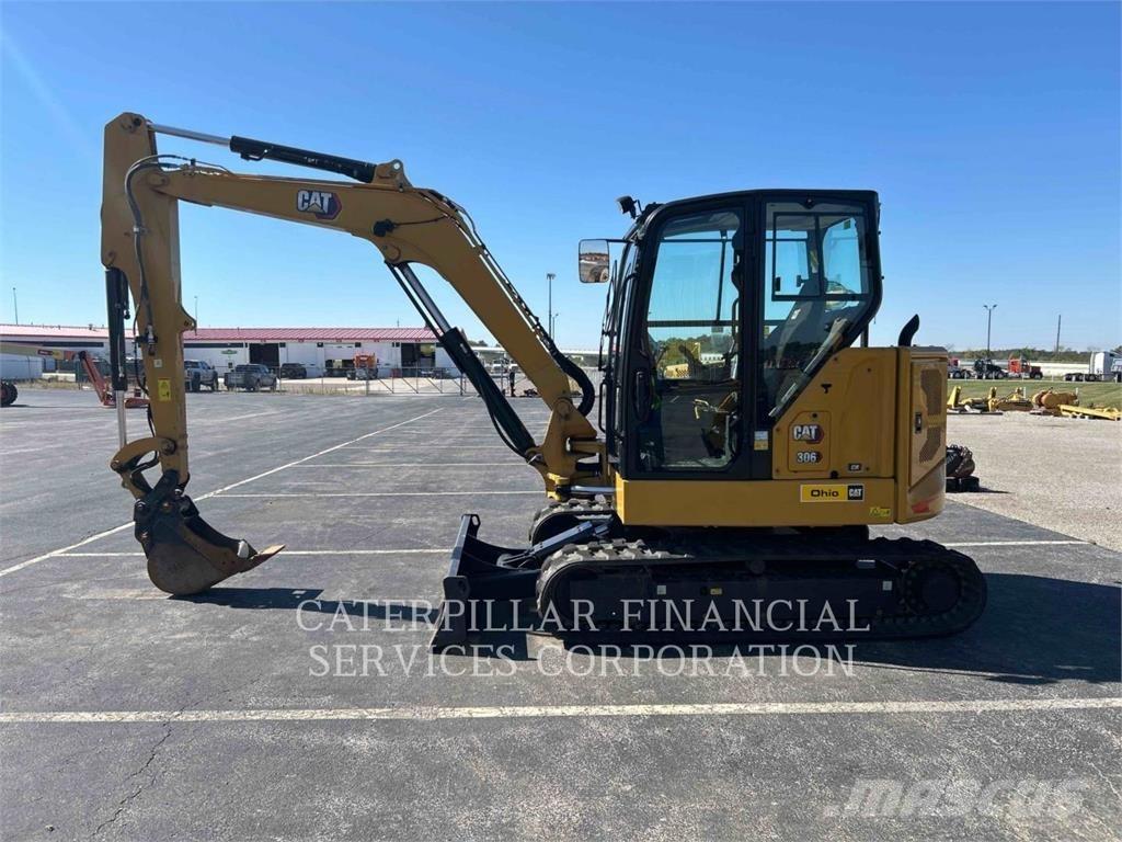 CAT 30607CR حفارات زحافة