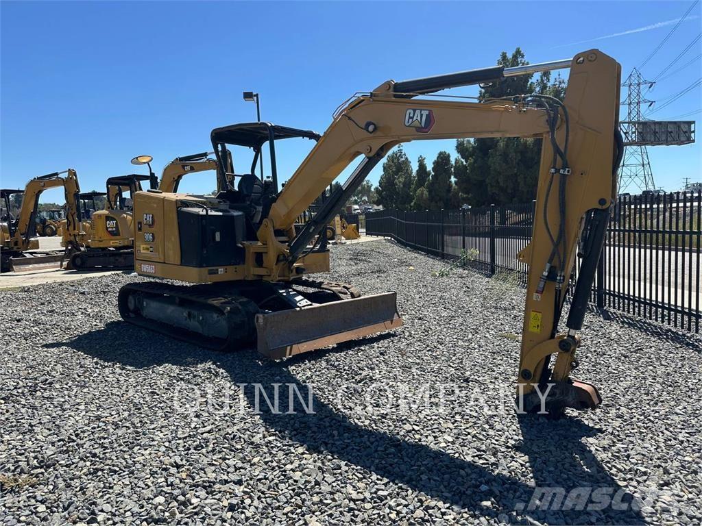 CAT 30607CR حفارات زحافة