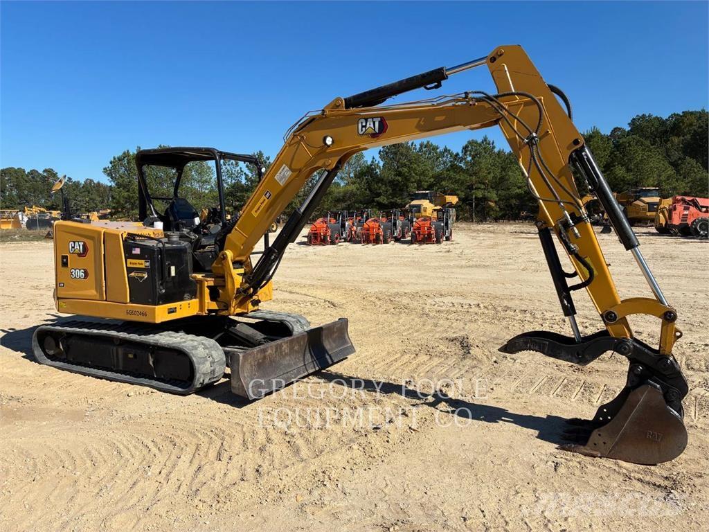 CAT 30607CR حفارات زحافة