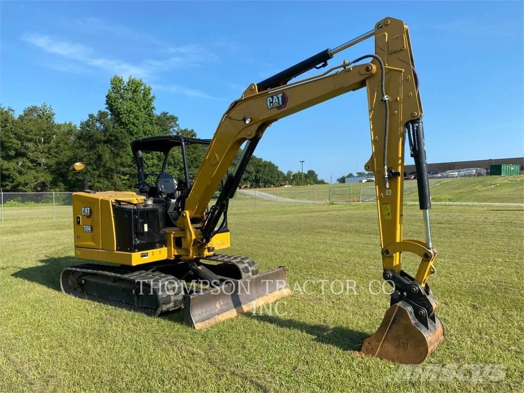 CAT 306CR حفارات زحافة