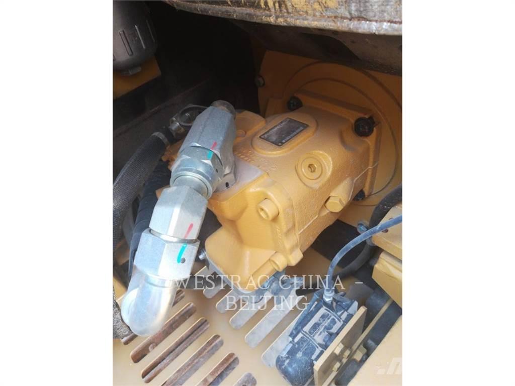 CAT 306E2 حفارات زحافة