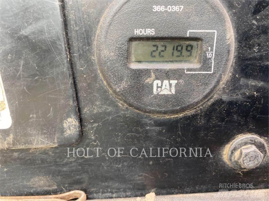 CAT 307 حفارات زحافة