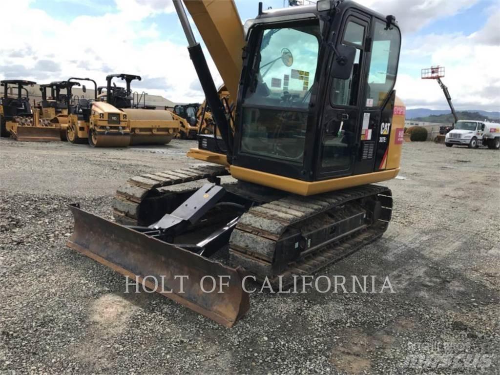 CAT 307 حفارات زحافة