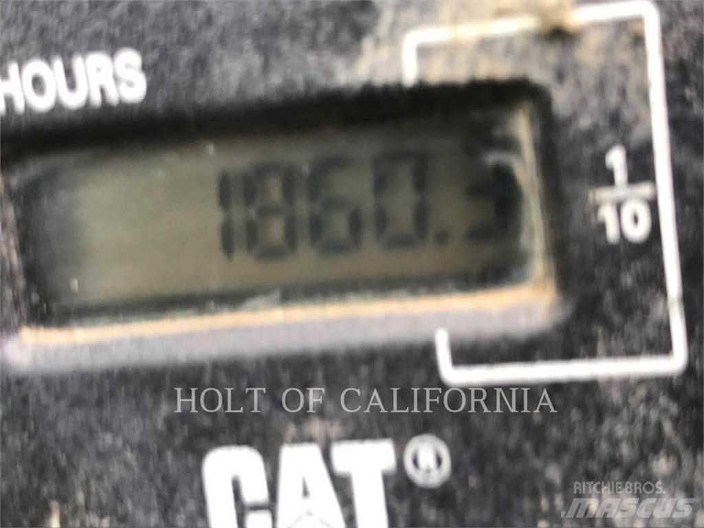 CAT 307 حفارات زحافة