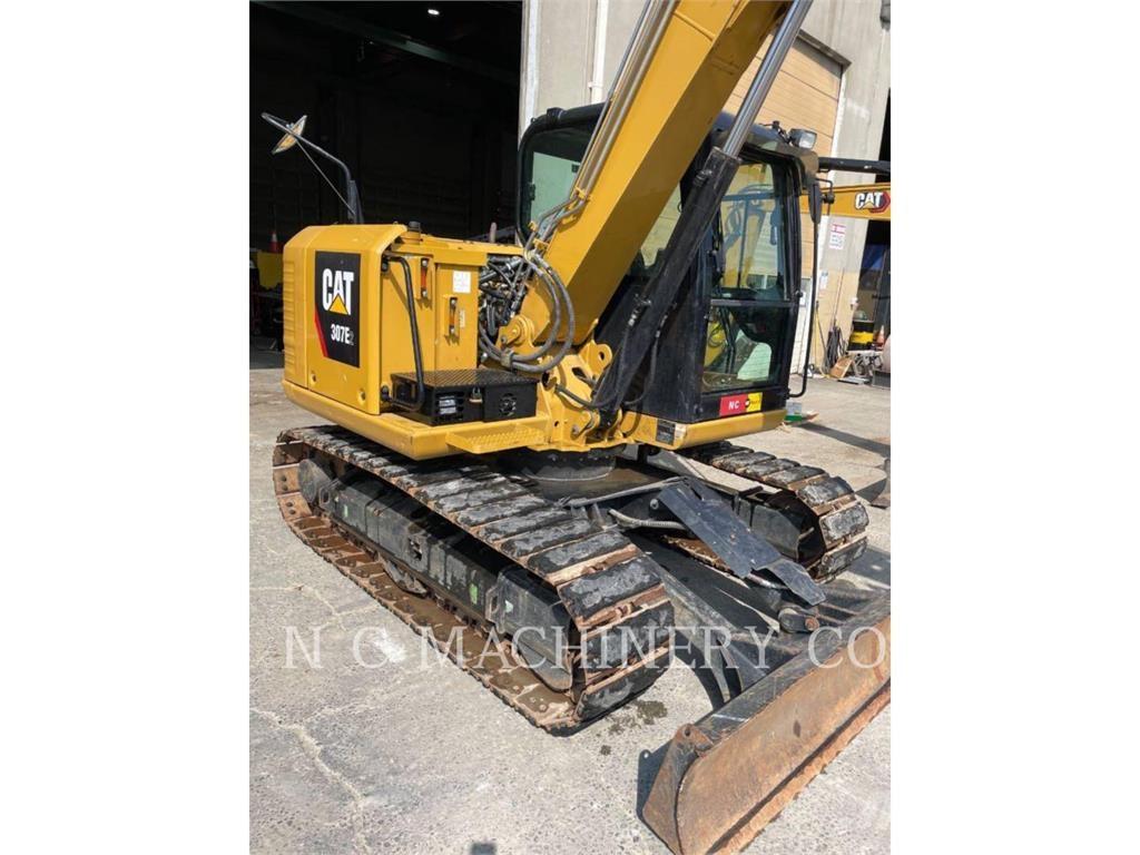 CAT 307E2 حفارات زحافة