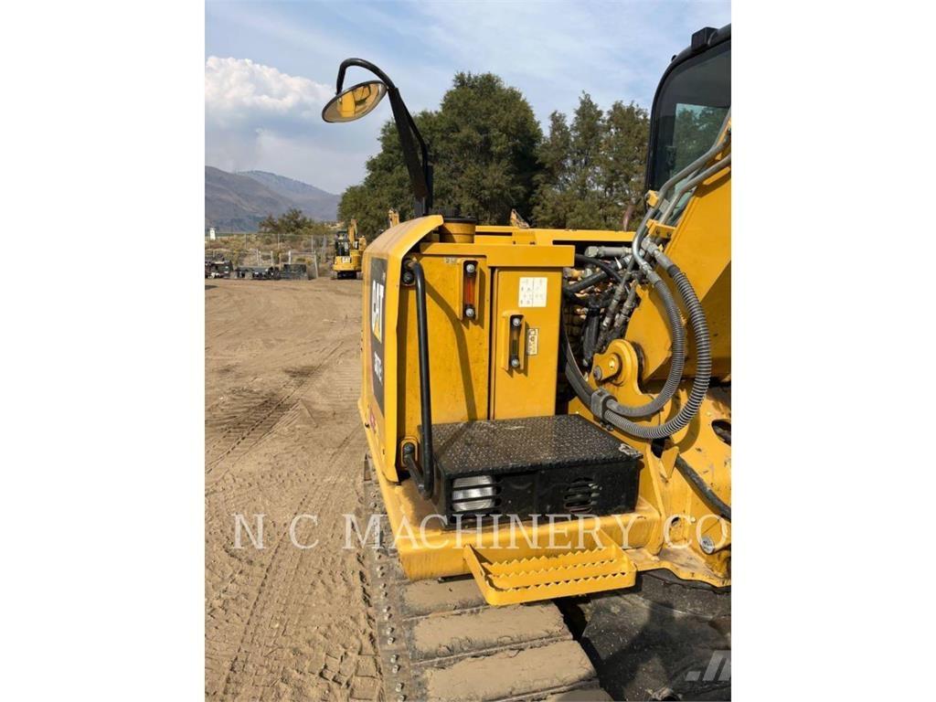 CAT 307E2 حفارات زحافة