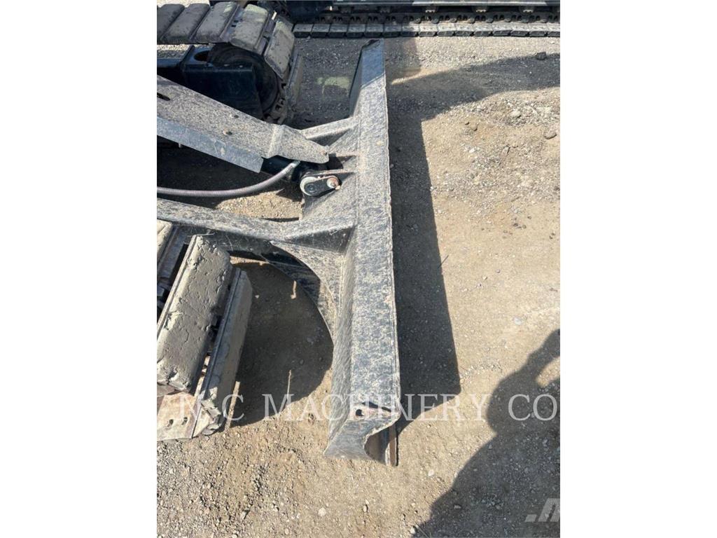 CAT 307E2 حفارات زحافة