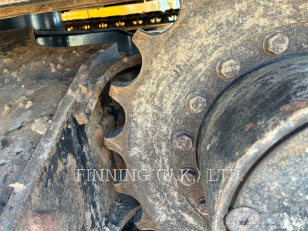 CAT 308-06A حفارات زحافة