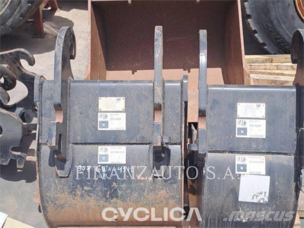 CAT 308 CR حفارات زحافة