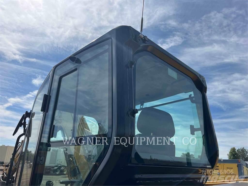 CAT 30807CR حفارات زحافة