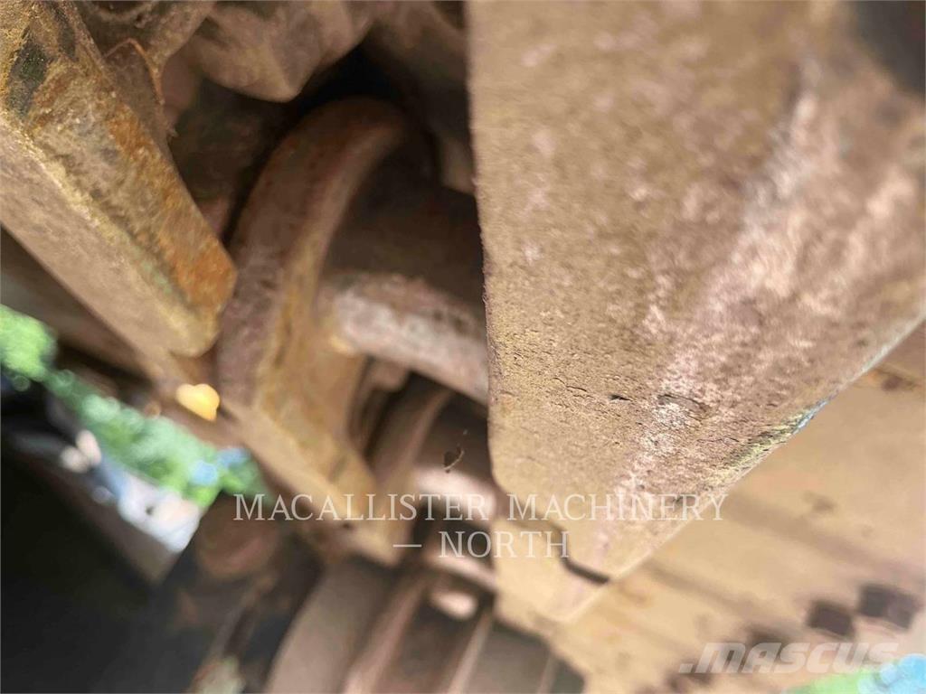 CAT 30807CR حفارات زحافة
