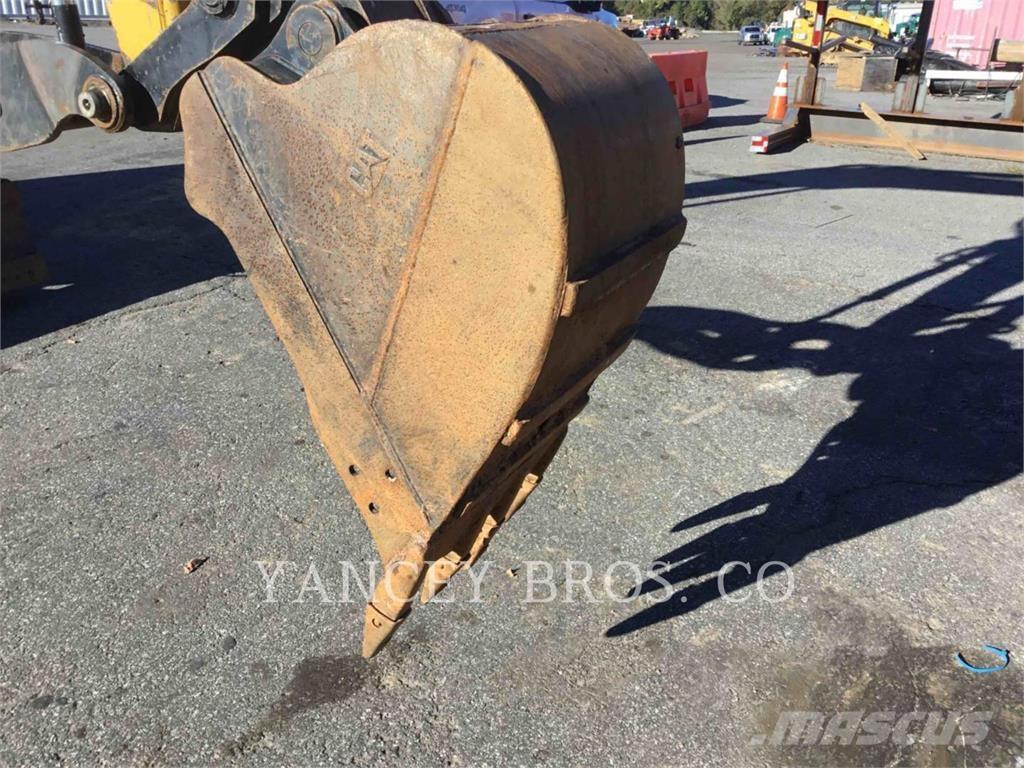 CAT 30807CR حفارات زحافة