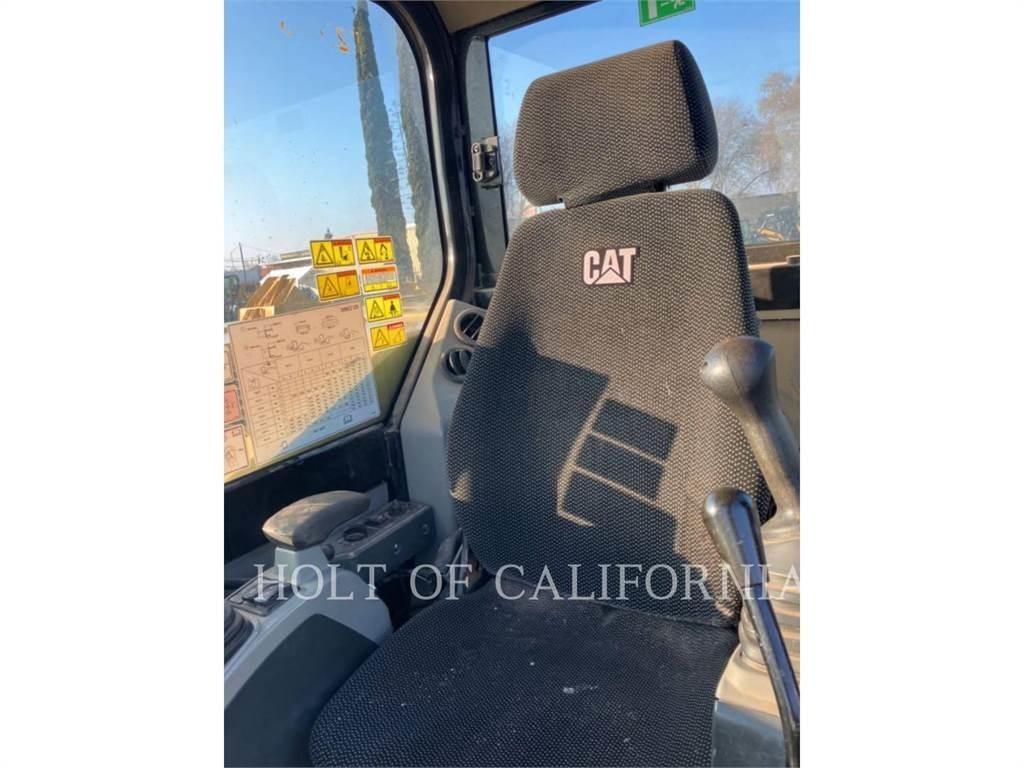 CAT 308E2 حفارات زحافة