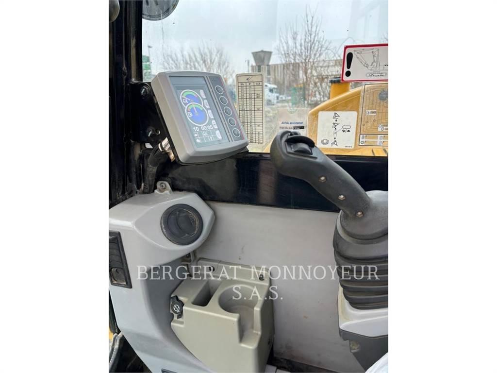 CAT 308E2 CR حفارات زحافة