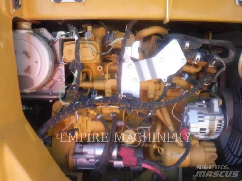 CAT 308E2 SB حفارات زحافة