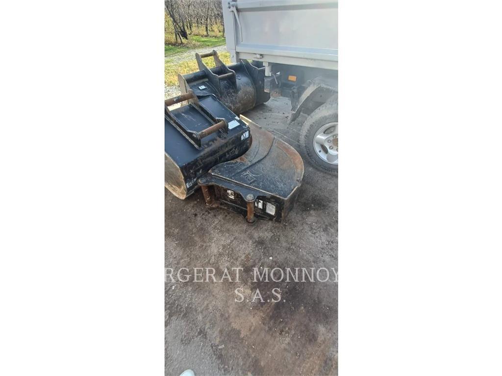 CAT 309 حفارات زحافة