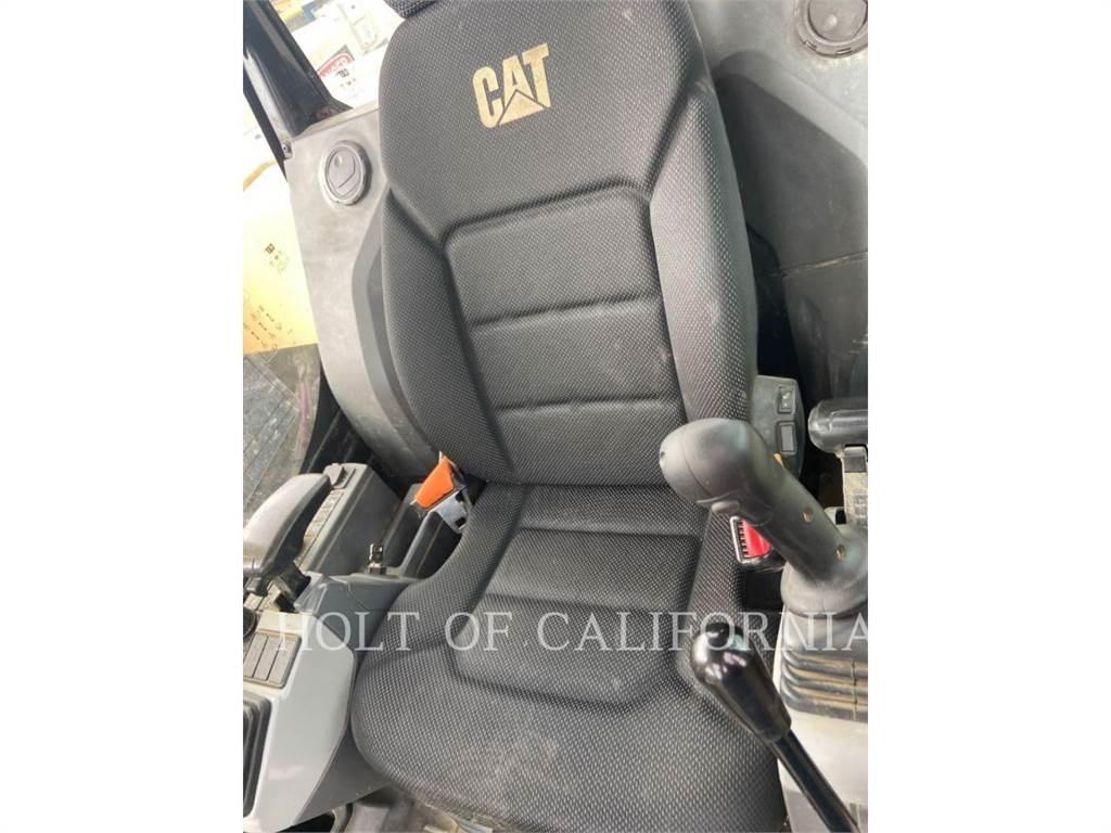 CAT 310 حفارات زحافة