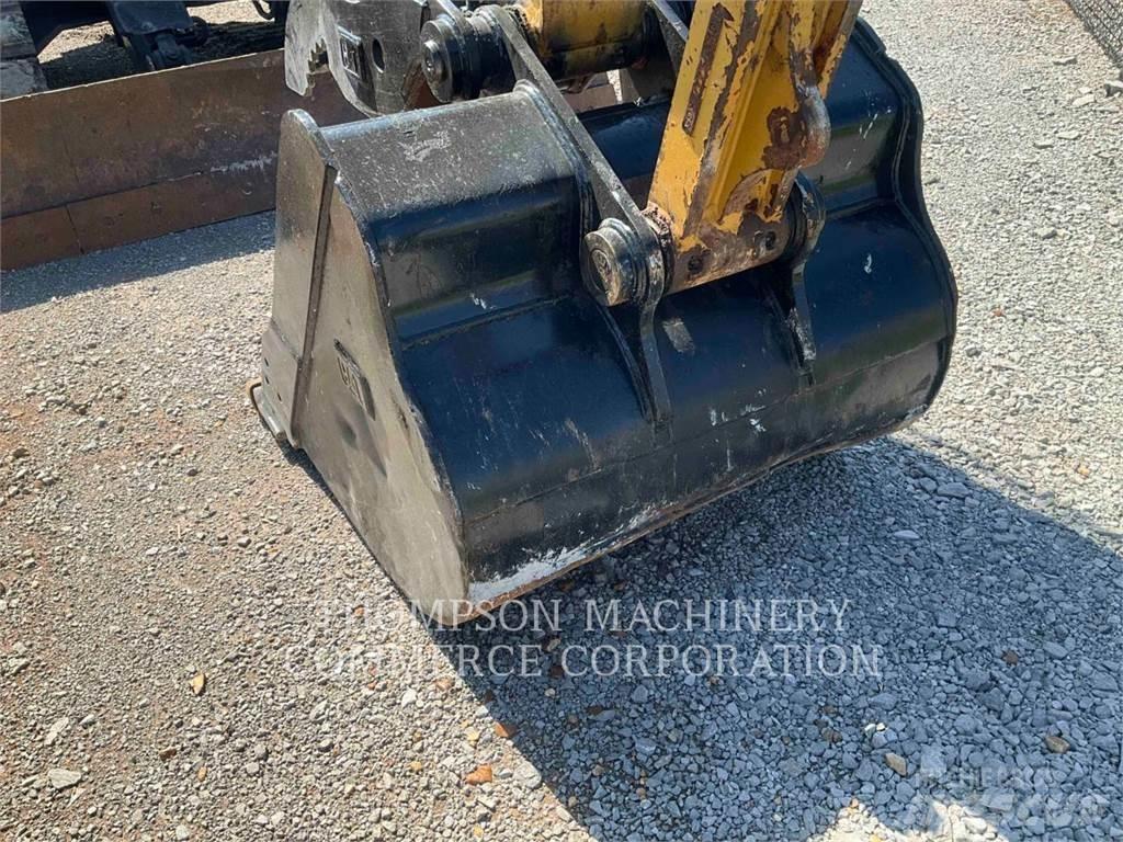 CAT 310 حفارات زحافة