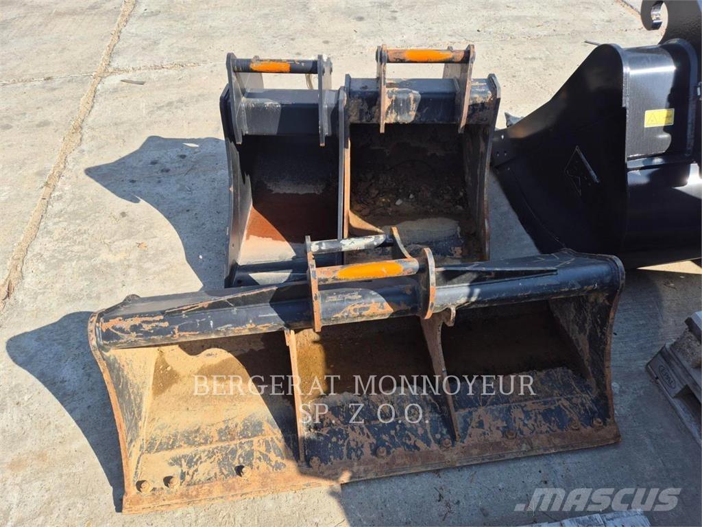 CAT 310 حفارات زحافة