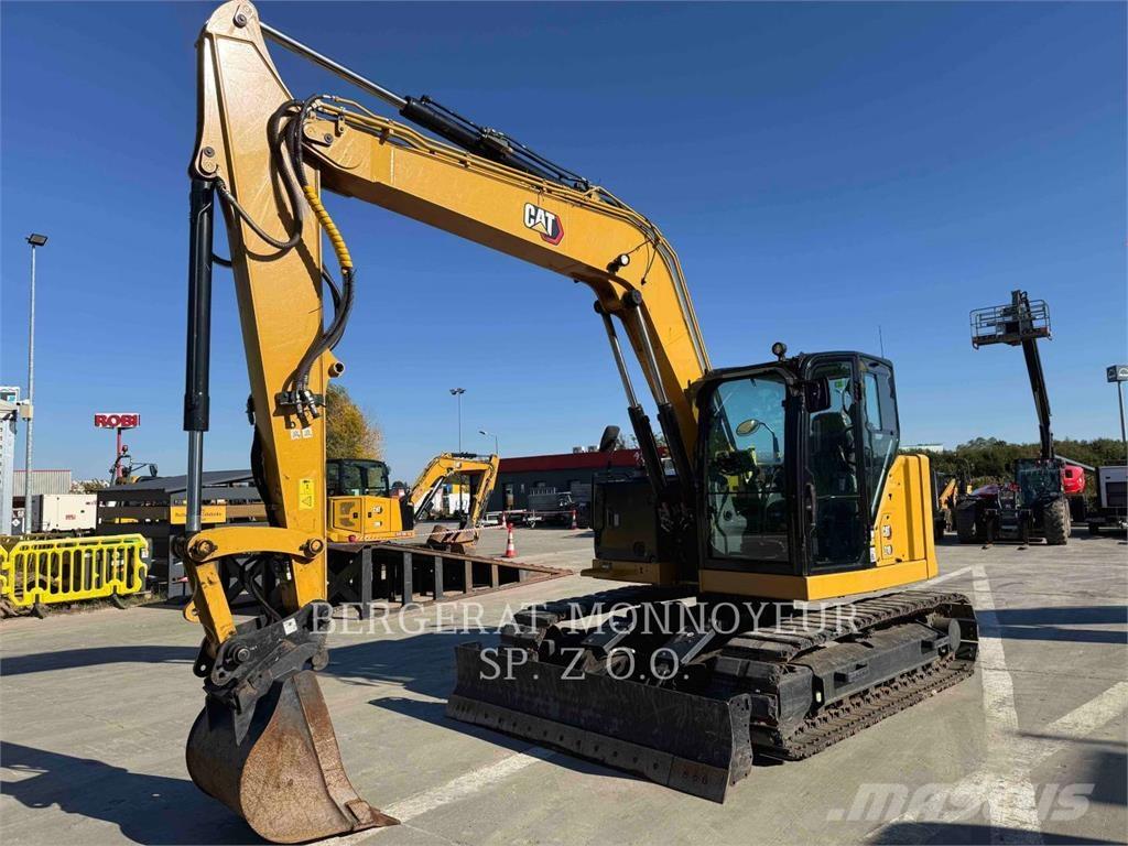 CAT 310 حفارات زحافة