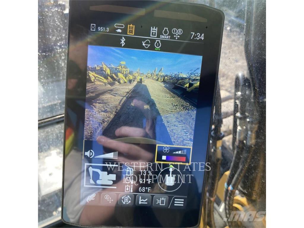 CAT 310 حفارات زحافة