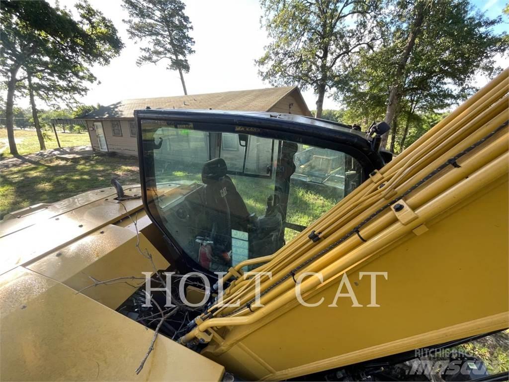 CAT 31007 حفارات زحافة
