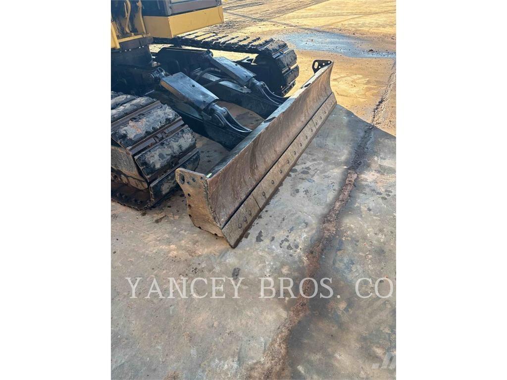 CAT 31007 حفارات زحافة