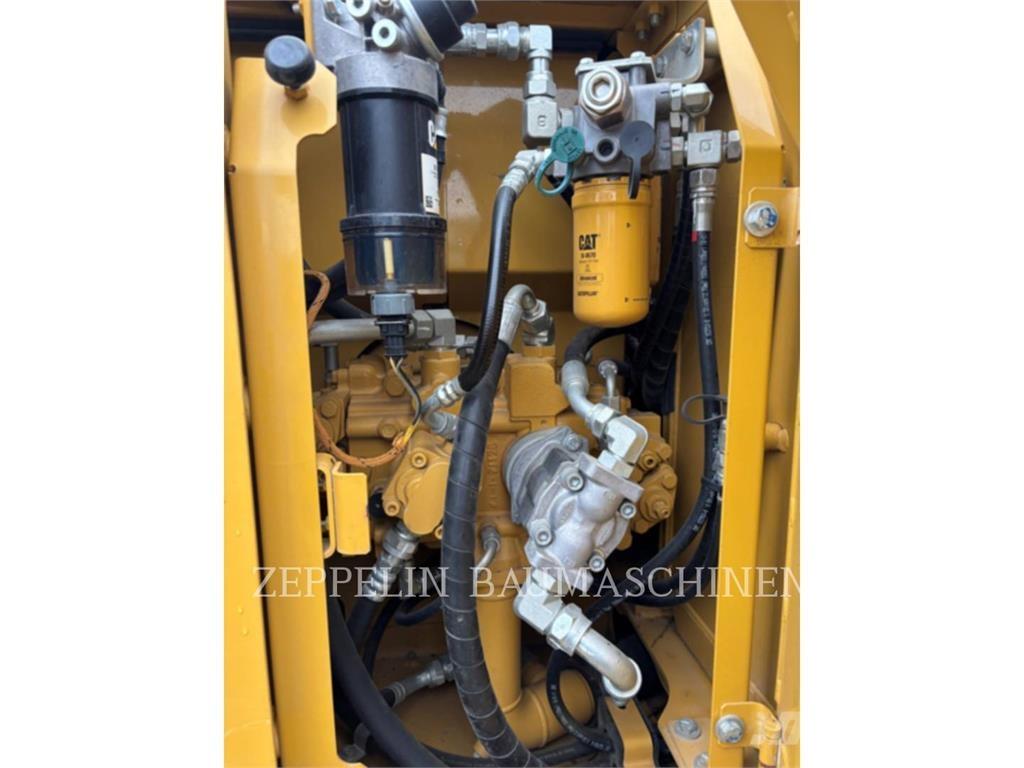 CAT 311FLRR حفارات زحافة