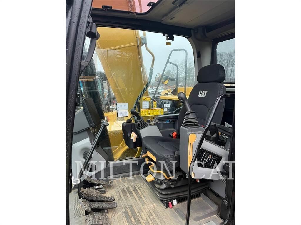 CAT 313 حفارات زحافة