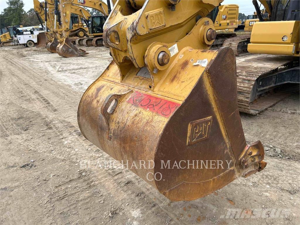 CAT 313 حفارات زحافة