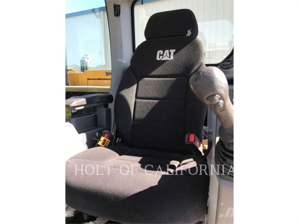CAT 313 GC حفارات زحافة
