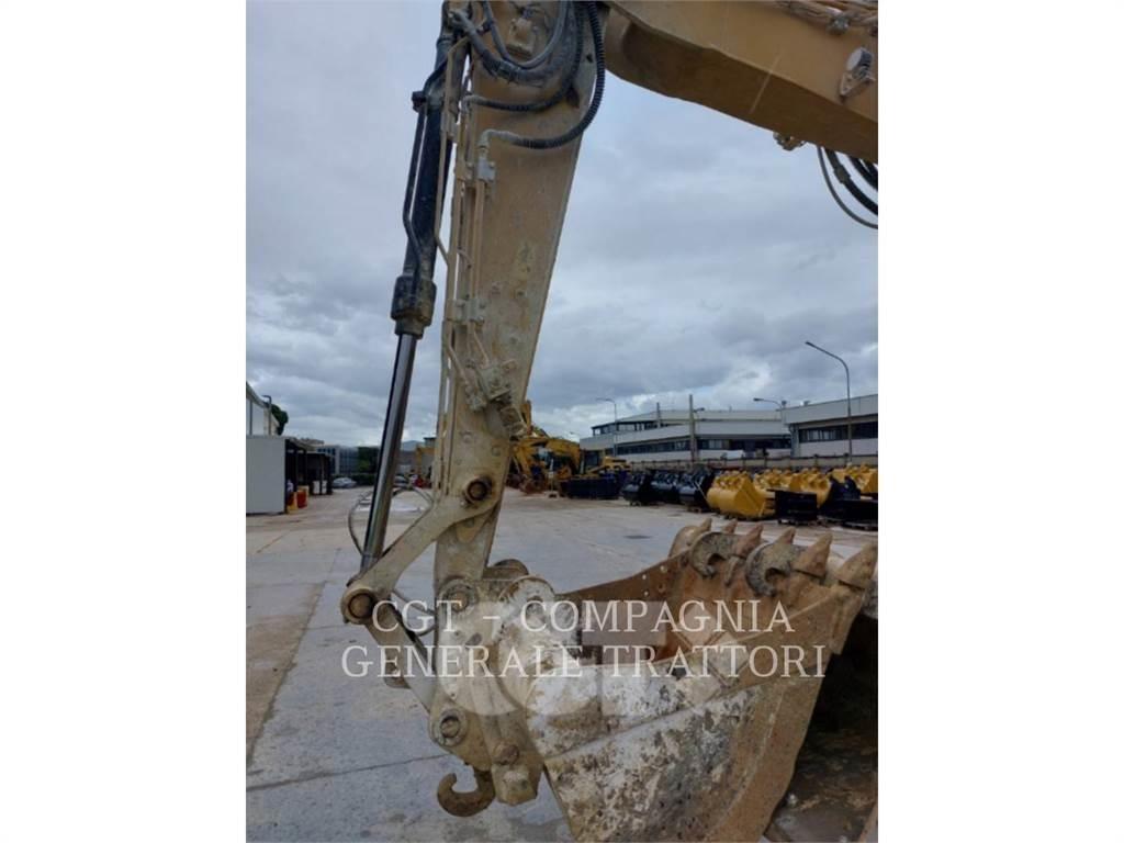 CAT 313 NG حفارات زحافة