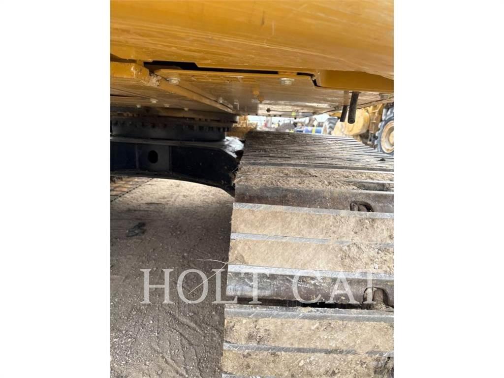 CAT 313 TC حفارات زحافة