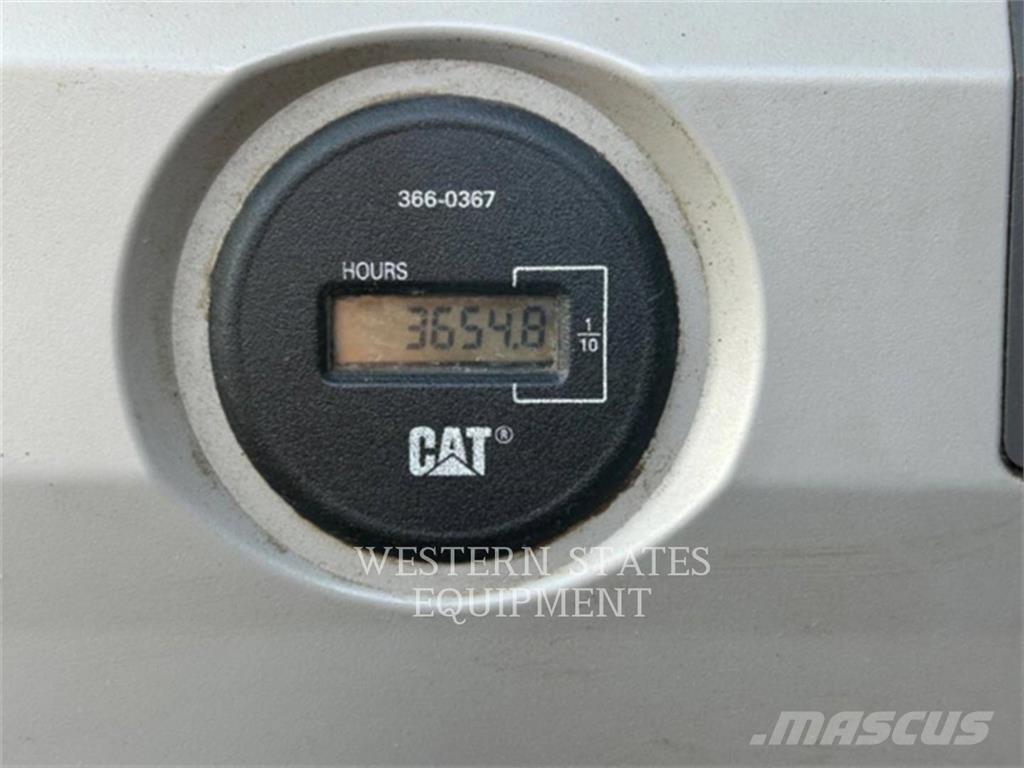 CAT 313F حفارات زحافة