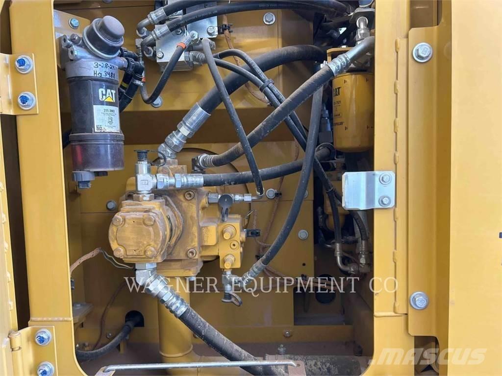 CAT 313FGC TC حفارات زحافة