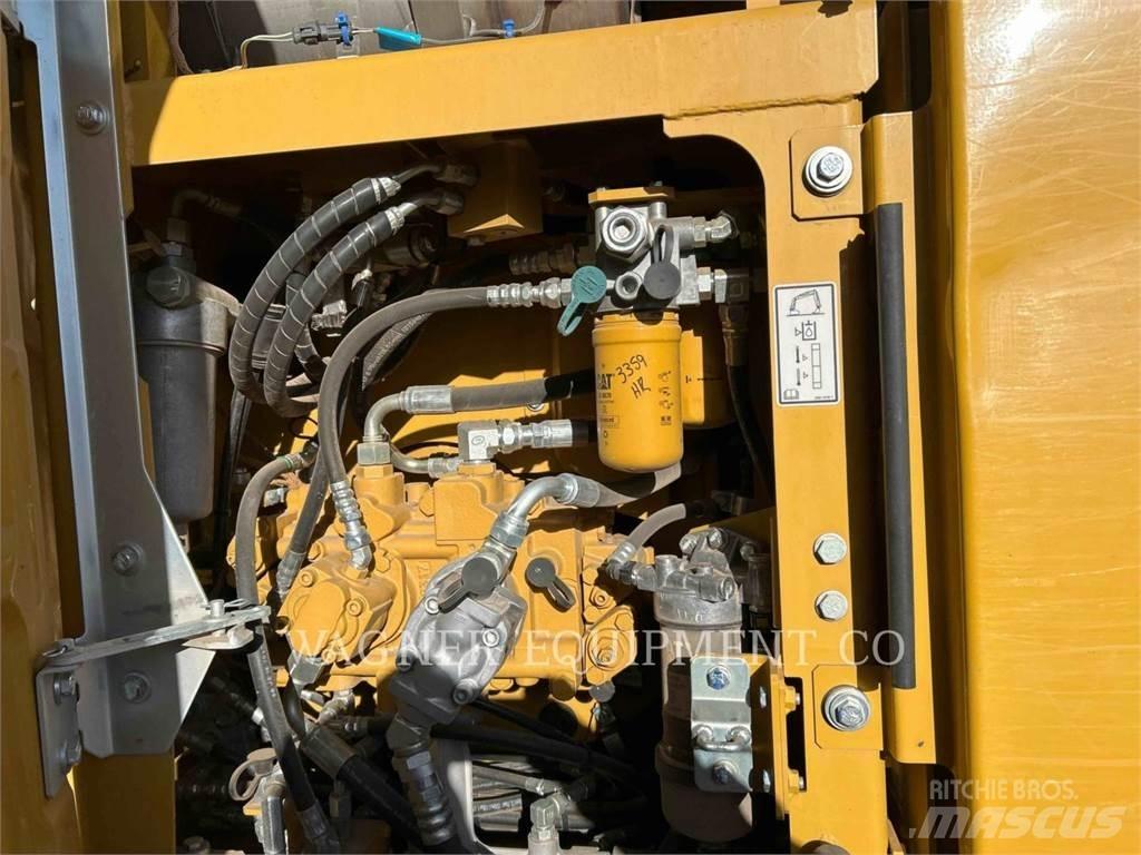 CAT 313FL حفارات زحافة