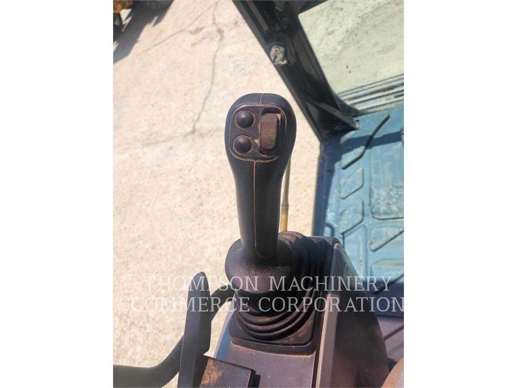 CAT 313FL حفارات زحافة