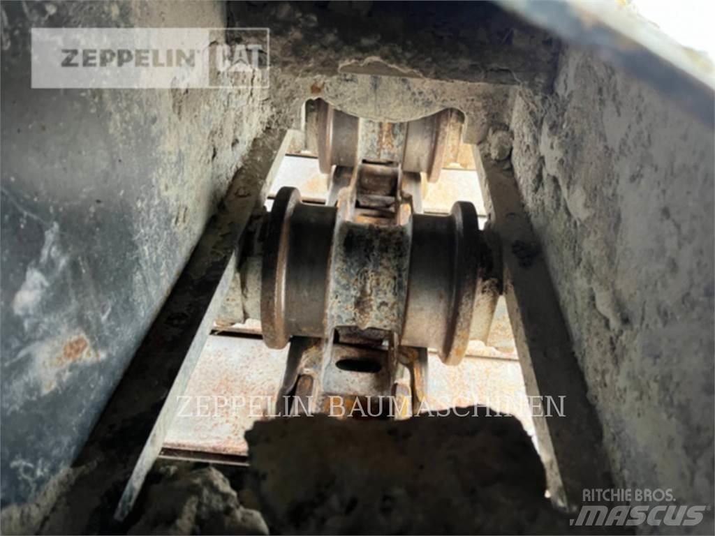 CAT 313GC حفارات زحافة