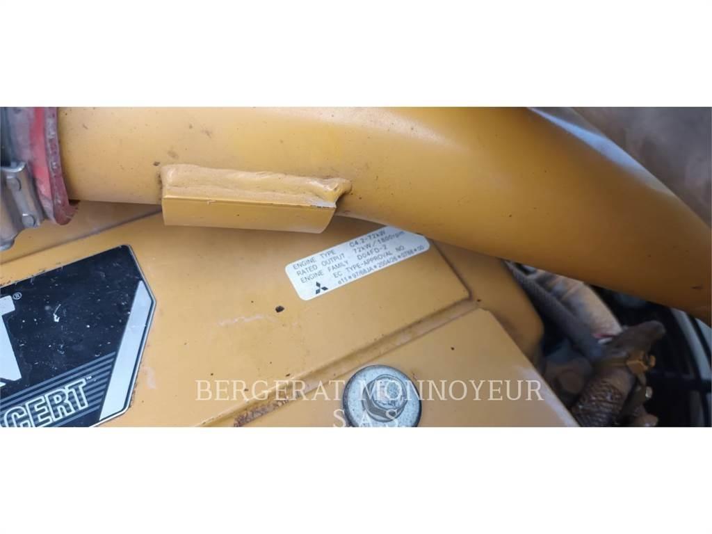 CAT 314D حفارات زحافة