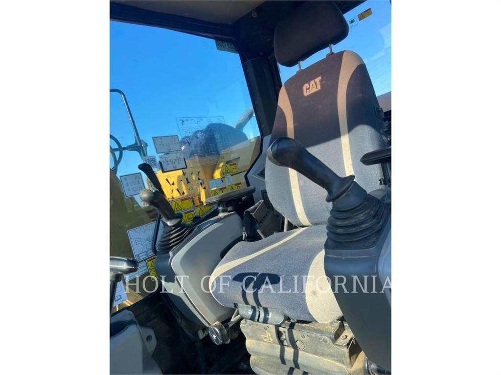 CAT 315 حفارات زحافة