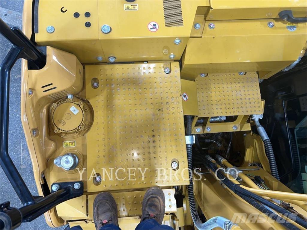 CAT 31507 حفارات زحافة