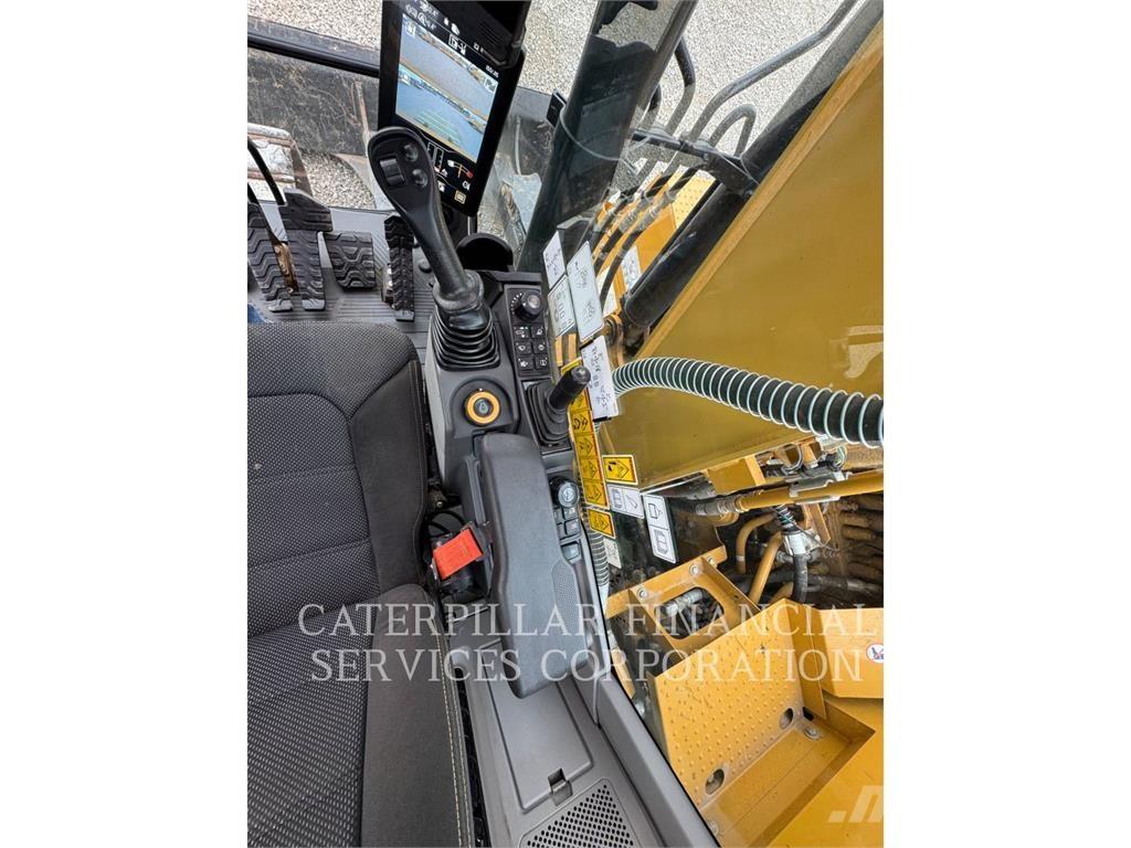 CAT 31507 حفارات زحافة