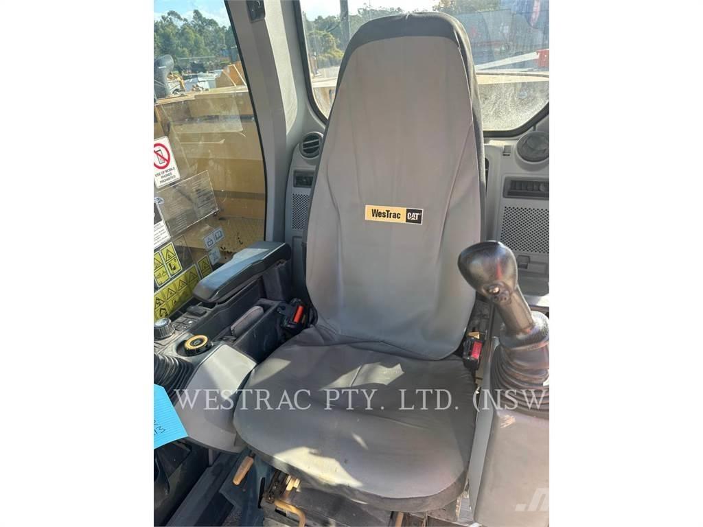 CAT 315GC حفارات زحافة