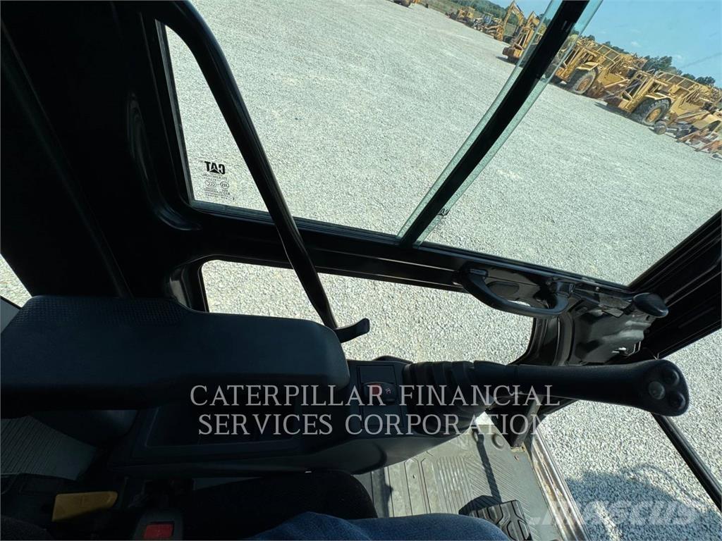 CAT 31707GC حفارات زحافة