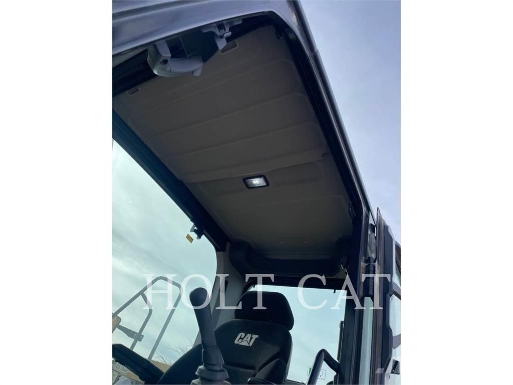 CAT 317GC حفارات زحافة