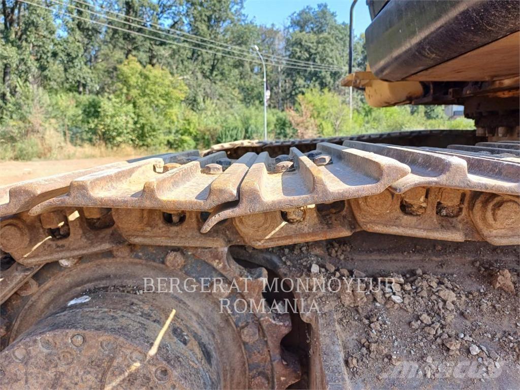 CAT 318C حفارات زحافة