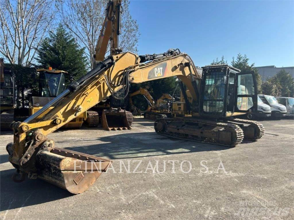 CAT 318F حفارات زحافة