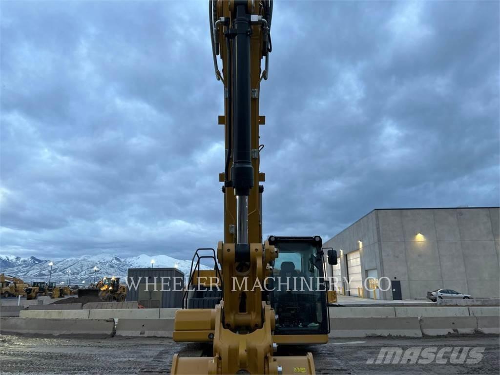 CAT 320 حفارات زحافة